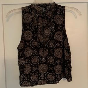 Medallion boho style top with necktie detail